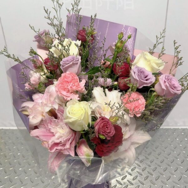 百合玫瑰花束