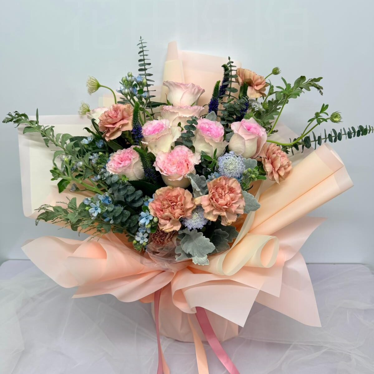 玫瑰康乃馨花束